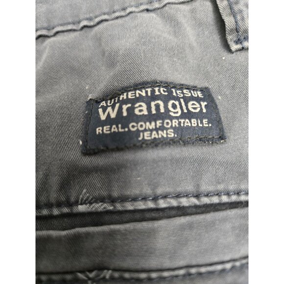 Wrangler Mens Gray Cotton Blend Shorts With Embroidered Fish Design 36 Regular - Picture 2 of 4